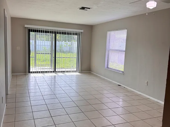4111 SW 7th Pl, Cape Coral, FL 33914