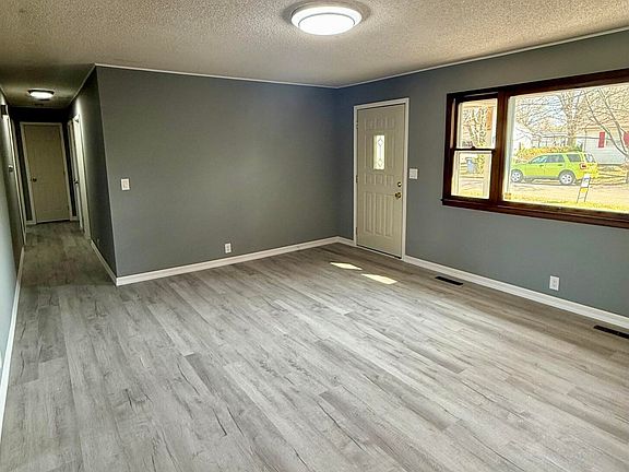 2nd image of 2030 Forest St