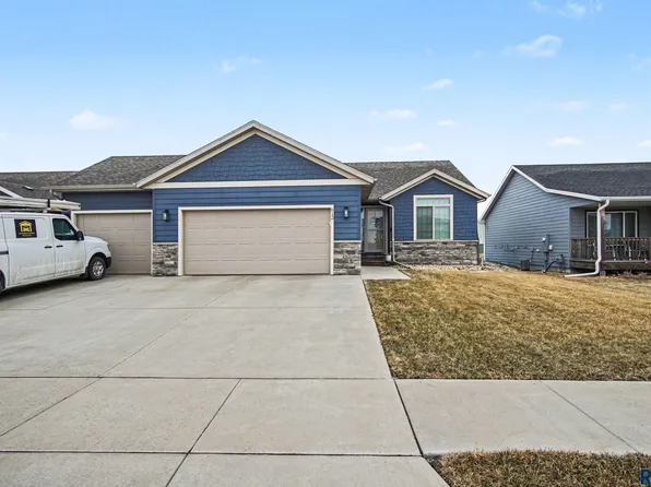 612 Prairieside Trl, Harrisburg, SD 57032