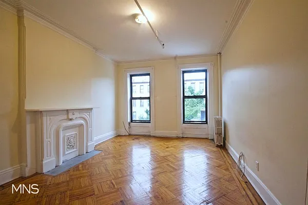 Rented by MNS | media 10