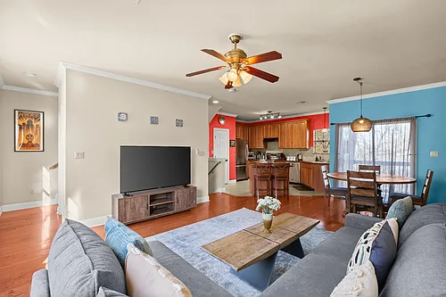 1402 Parker Ln #3 Photo 1