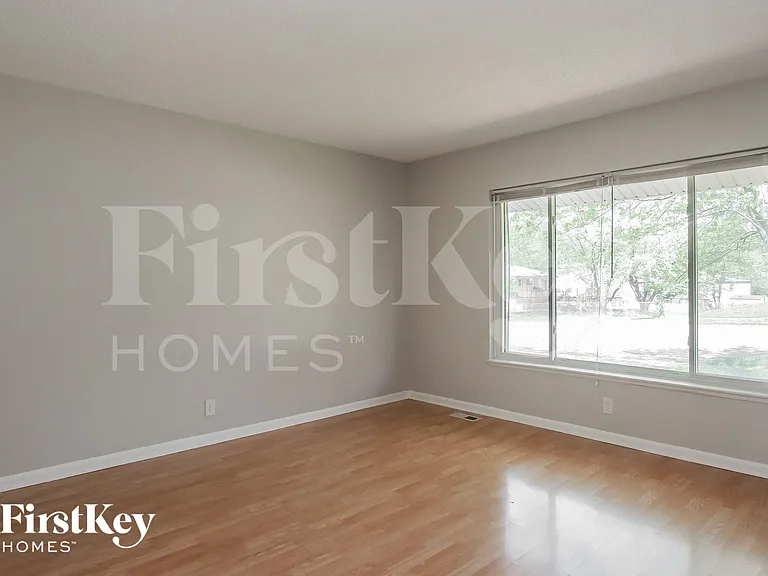 221 Rockhurst Rd — Photo 12
