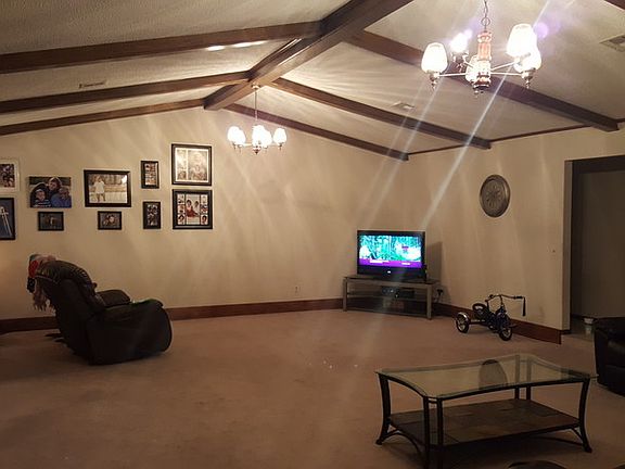 Family Room : Very Large!