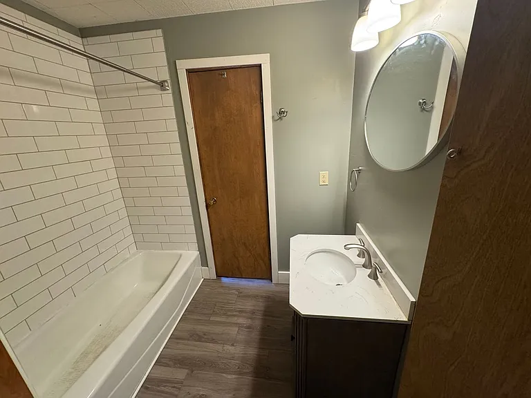 506 N Grand Ave — Photo 14