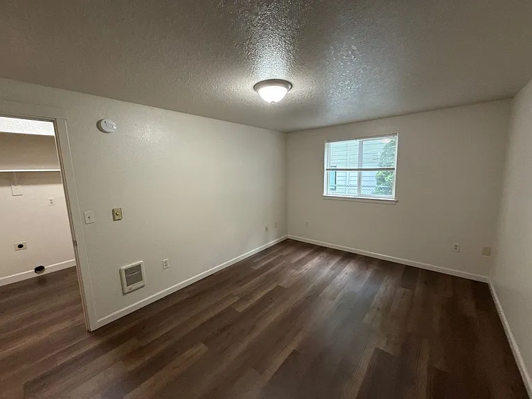 915 Bryan Ct — Photo 15