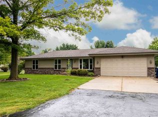 11889 Bend River Rd, Roscoe, IL 61073