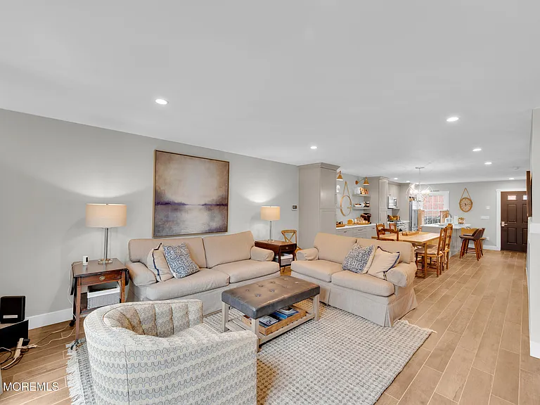 51 Wyckham Rd — Photo 17