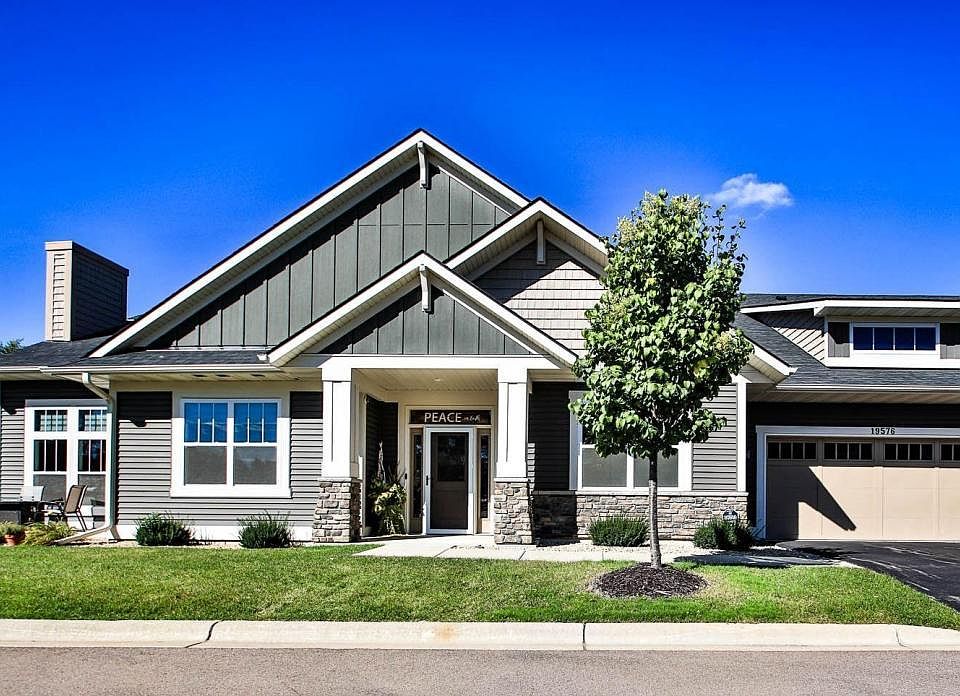 1st image of 19576 Claremont Cir