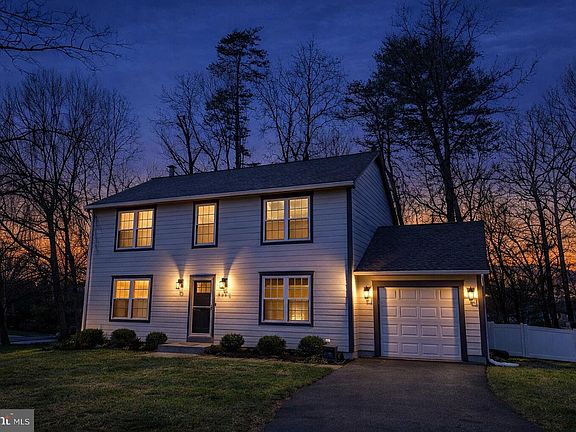 2nd image of 1413 Bayshire Ln