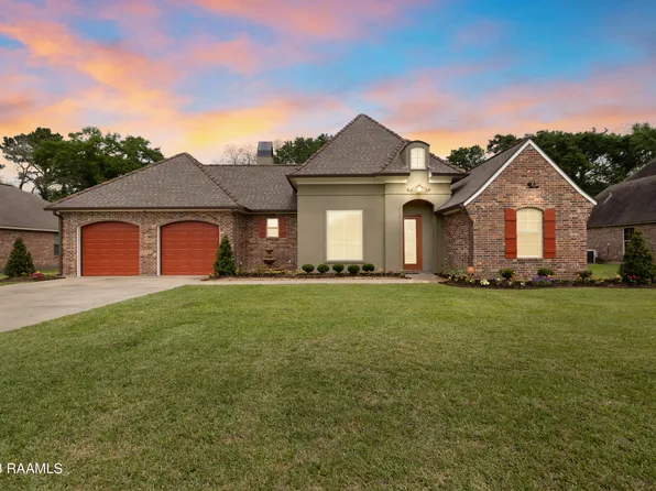 103 Pontchartrain Dr, Carencro, LA 70520