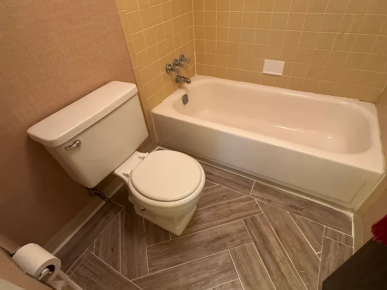 2160 Greentree Rd #711 — Photo 8