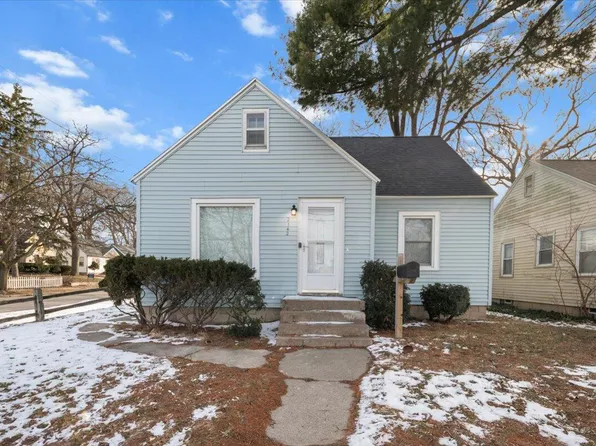2142 Kalamazoo Ave SE, Grand Rapids, MI 49507