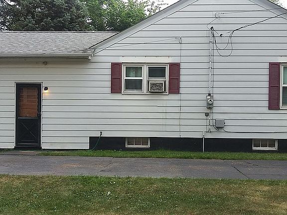 4th image of 3412 Charles St