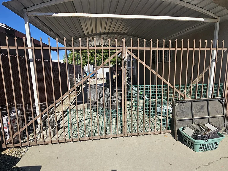 2424 S Poppy Ave — Photo 11