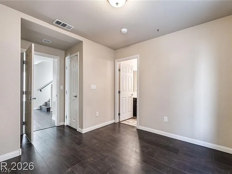 5282 Ledgewood Creek Ave — Photo 9