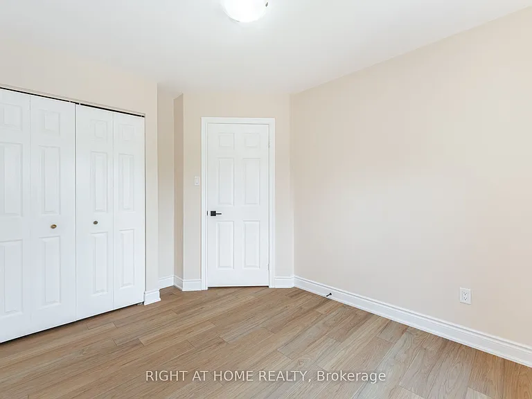 50 Albemarle St — Photo 24
