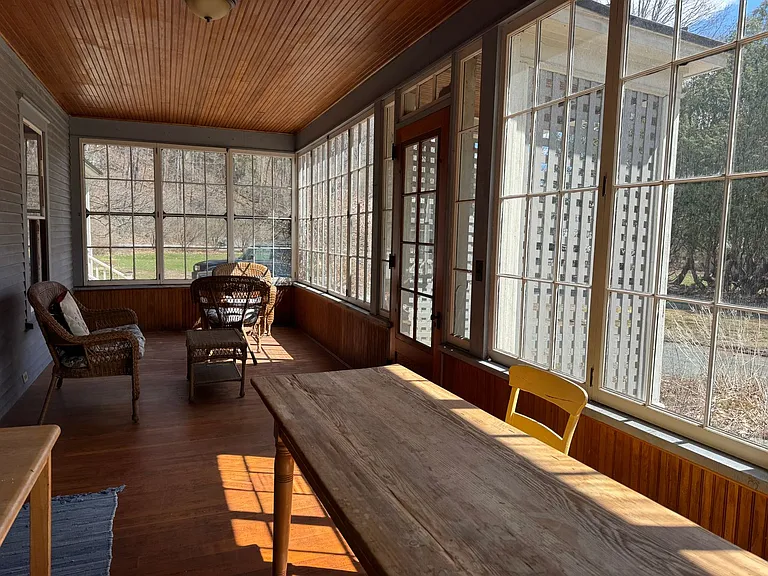 410 Main St — Photo 11