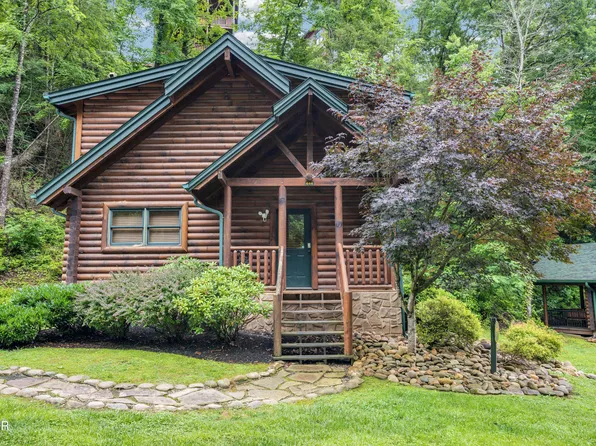 644 Gatlinburg Falls Way, Gatlinburg, TN 37738