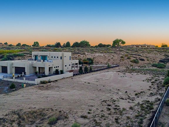 4th image of 100 Camino De Claudio