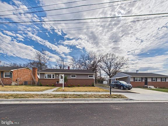 2nd image of 403 Arbor Dr