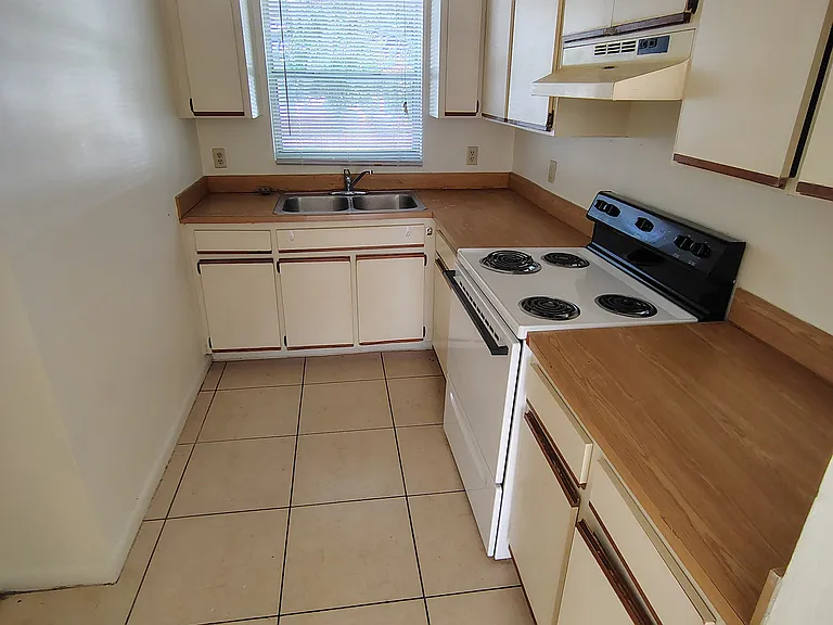 6440 Main St #15 — Photo 11