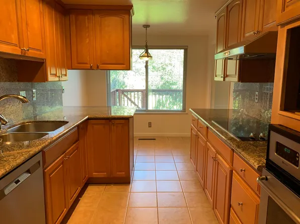 20631 Oak Creek Ln, Saratoga, CA 95070