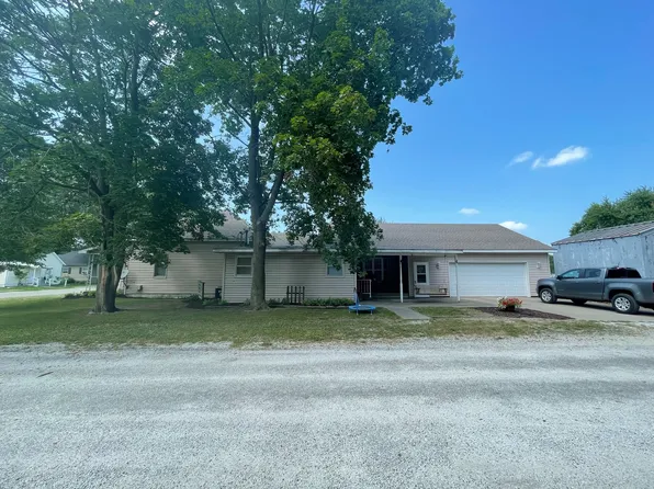 201 N Spruce St, Villa Grove, IL 61956