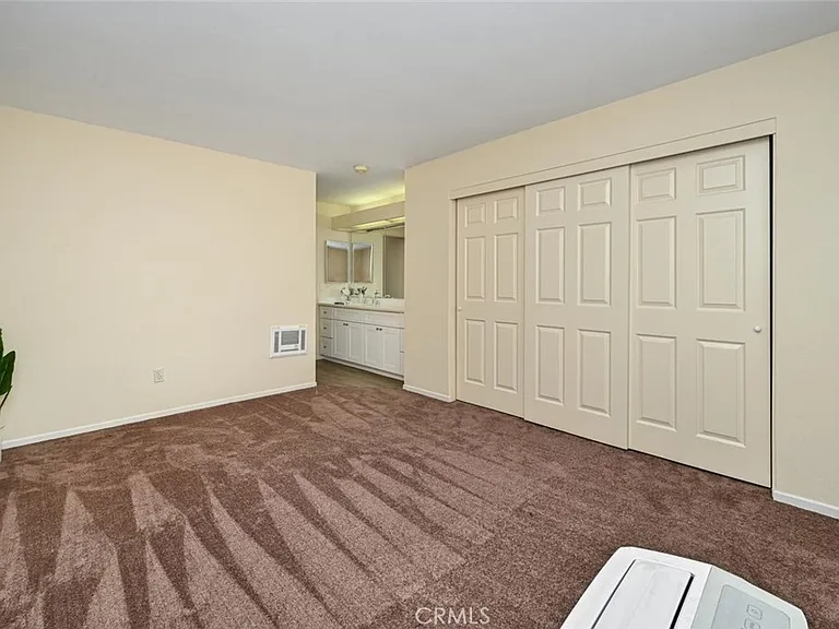 23732 Hillhurst Dr — Photo 13