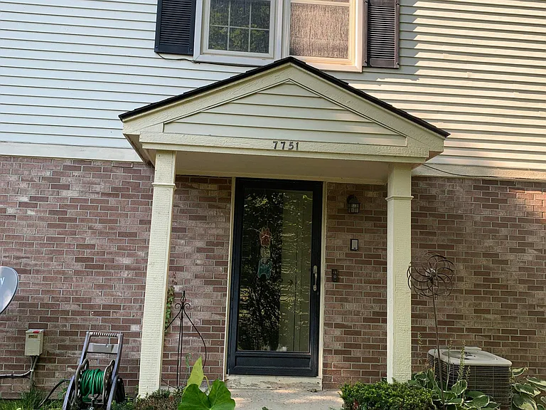 7751 Lake Ridge Dr — Photo 1