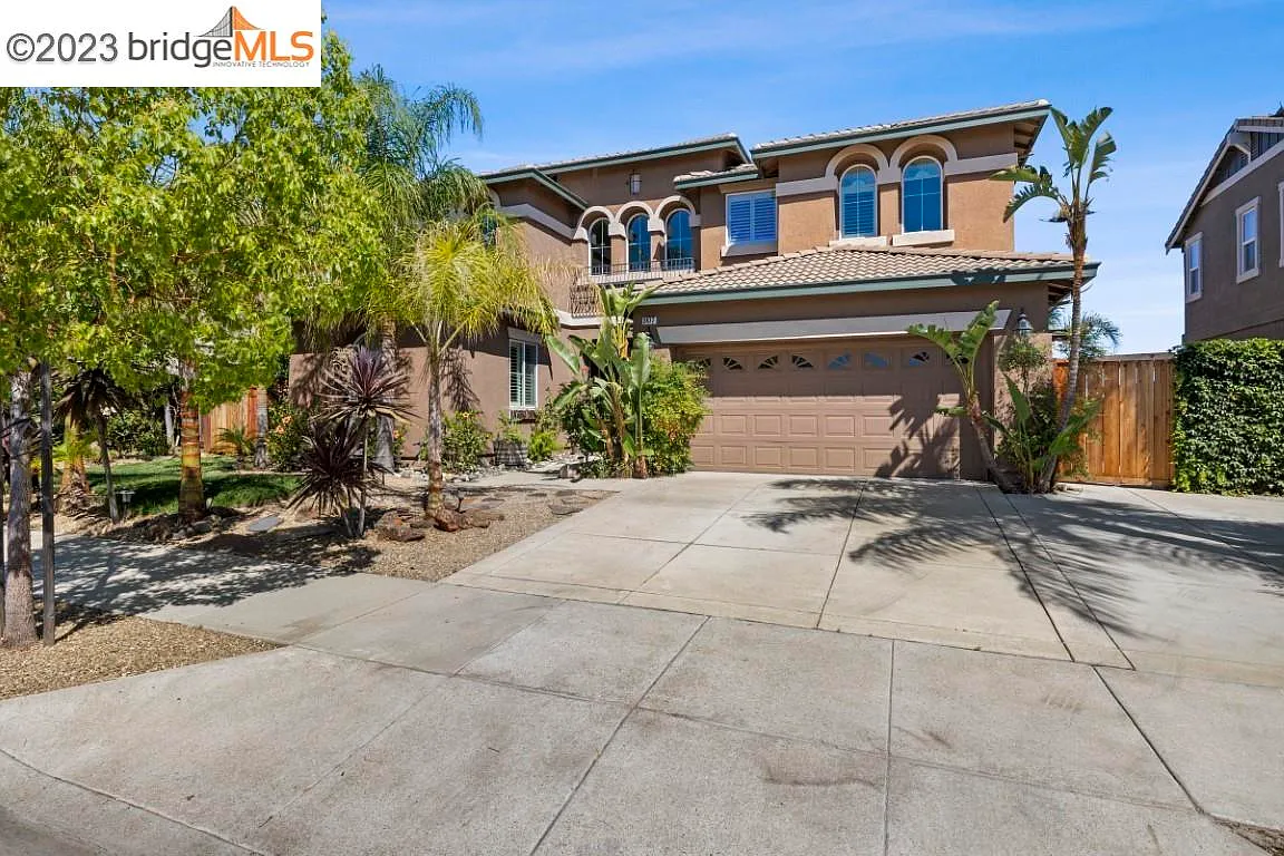 2477 Spyglass Dr photo 1