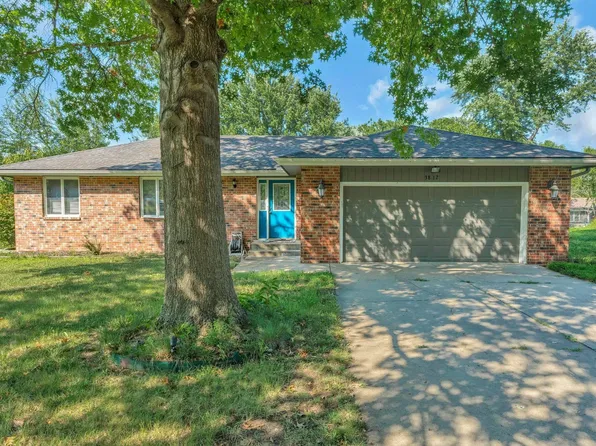3812 SE Fair Meadows Pl, Topeka, KS 66605