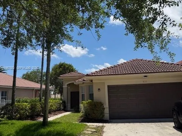 513 Live Oak Ln, Weston, FL 33327