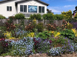 750 Bluff Ave SW, Bandon, OR 97411
