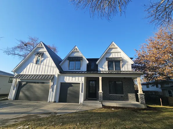 316 Hemlock Ln, Naperville, IL 60540