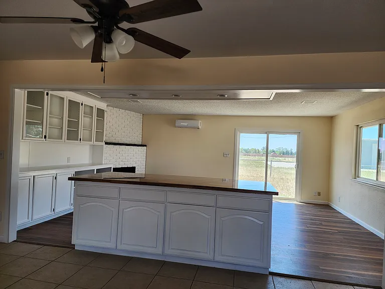 12447 E Herndon Ave — Photo 5