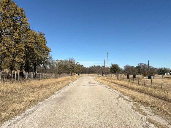 4th image of 325 Dixie Rd