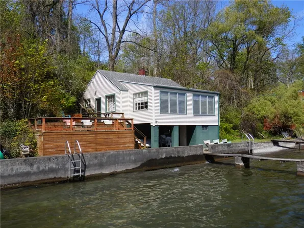 6233 Poplar Bch, Romulus, NY 14541