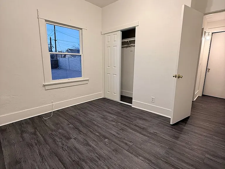 1216 E Pierce St — Photo 4