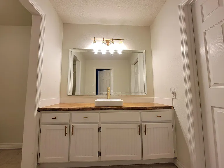 1821 Hillcrest St #1821 — Photo 13