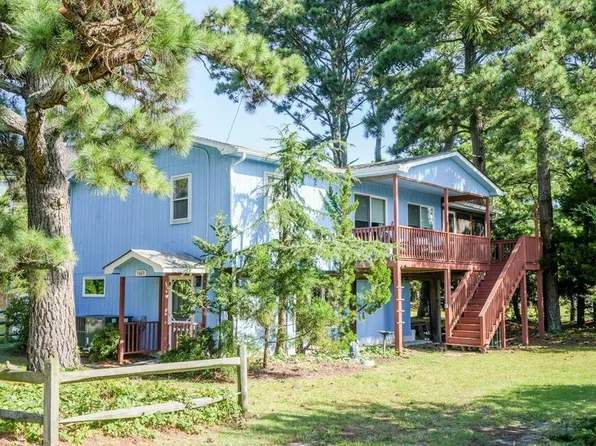 5609 Hibiscus Dr, Chincoteague Island, VA 23336