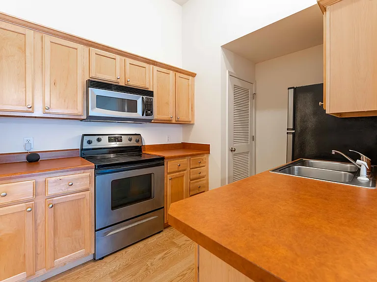 Battlefield Park Apartments — Photo 37