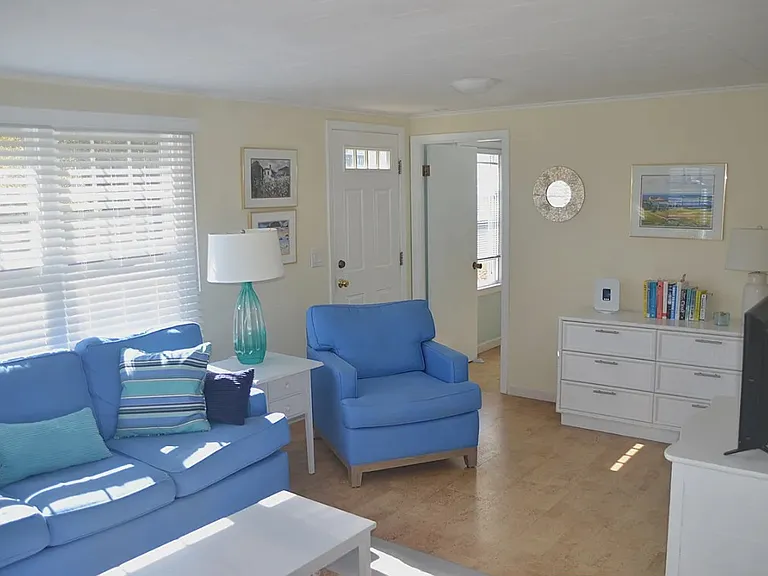8 Pocono Rd — Photo 3