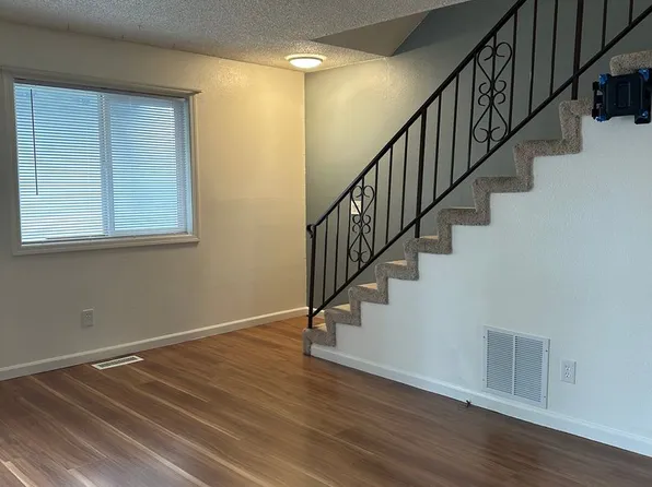 3725 Chaffee Cir, Anchorage, AK 99517