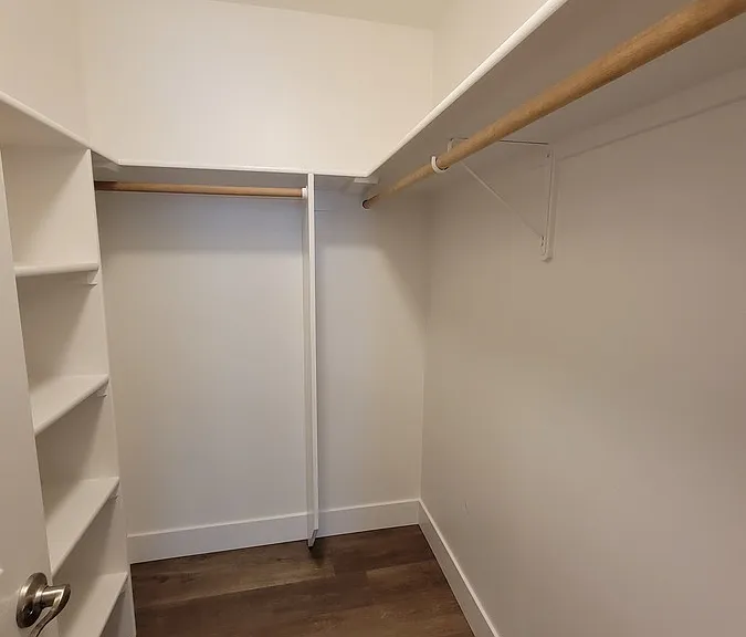 1067 N Crestley Ave — Photo 15