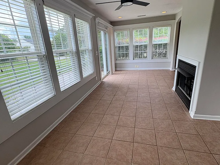 121 Mulberry Cir — Photo 13