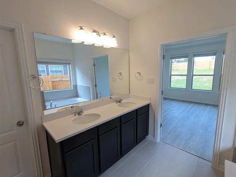 612 Silent Creek Cv — Photo 14