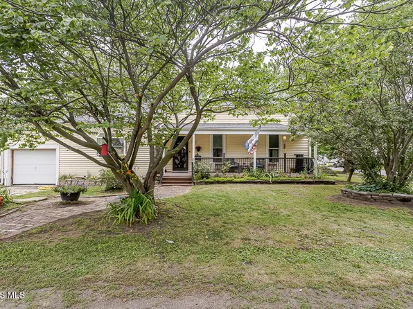 215 N Main St, Swanton, OH 43558