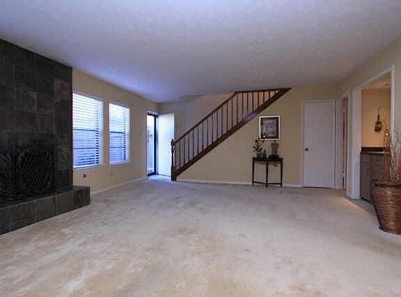 2nd image of 12 Warwick Ct