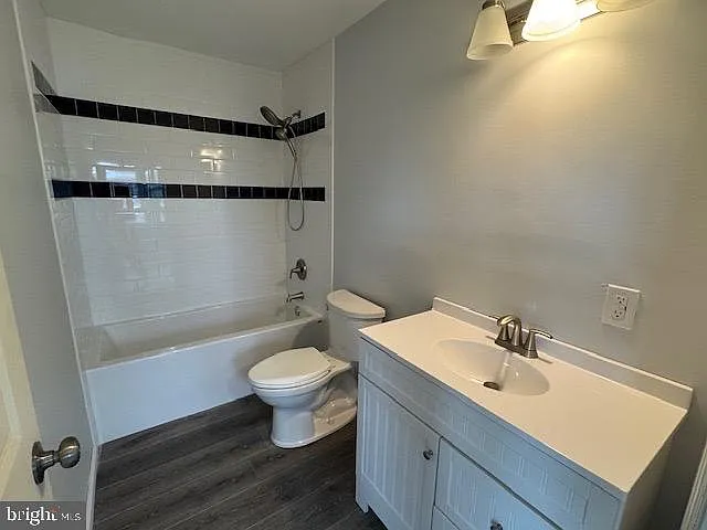 2185 E Wheat Rd #D — Photo 22