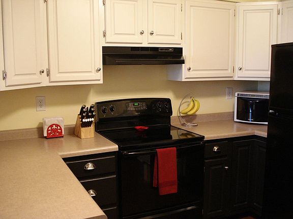 3rd image of 1885 Parknoll Ln